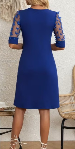 Vestido elegante de mujer con mangas de encaje - reverso